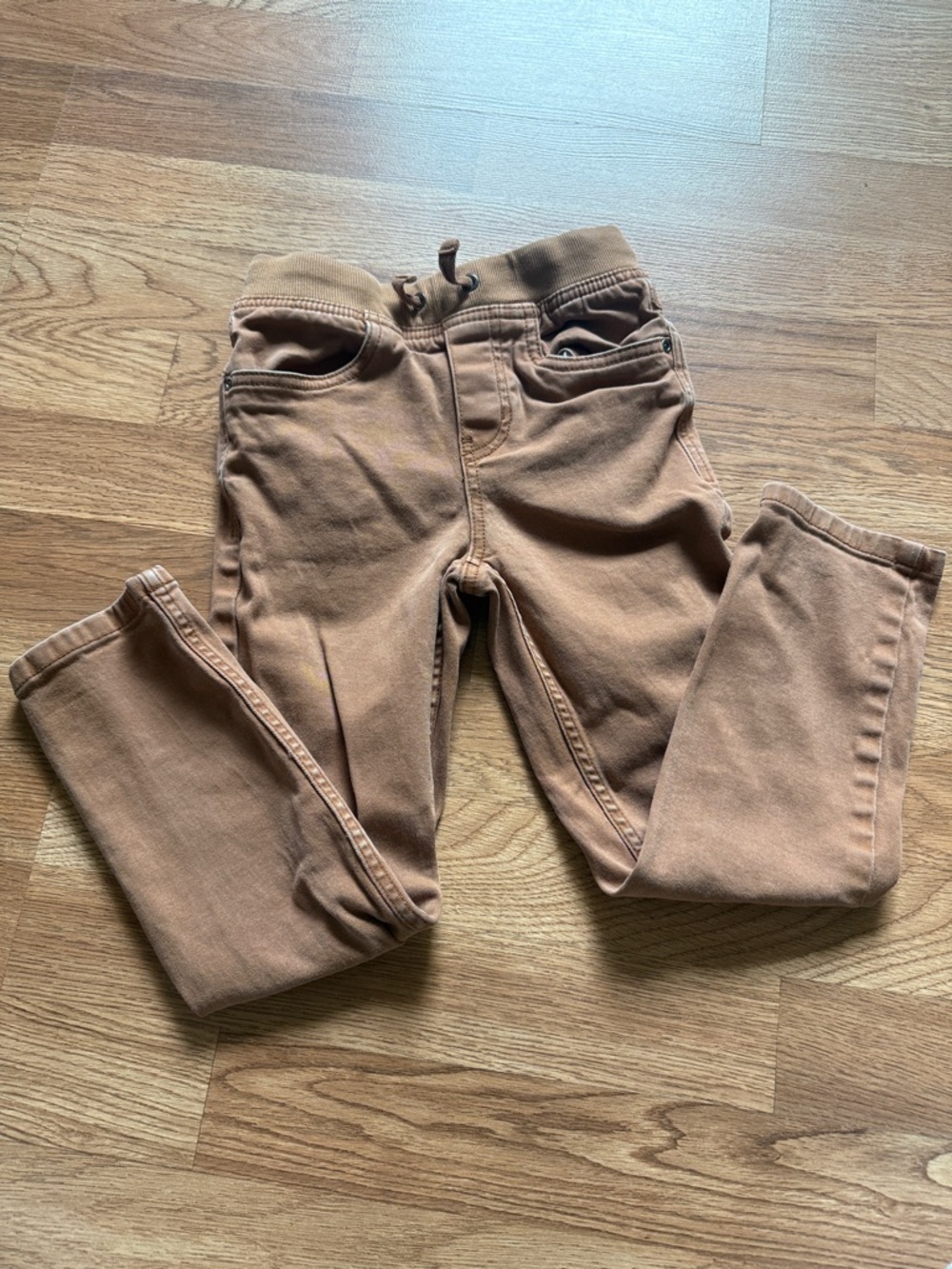 Hanna Andersson Kids Slim Stretch Drawstring Pants in Khaki 6/7